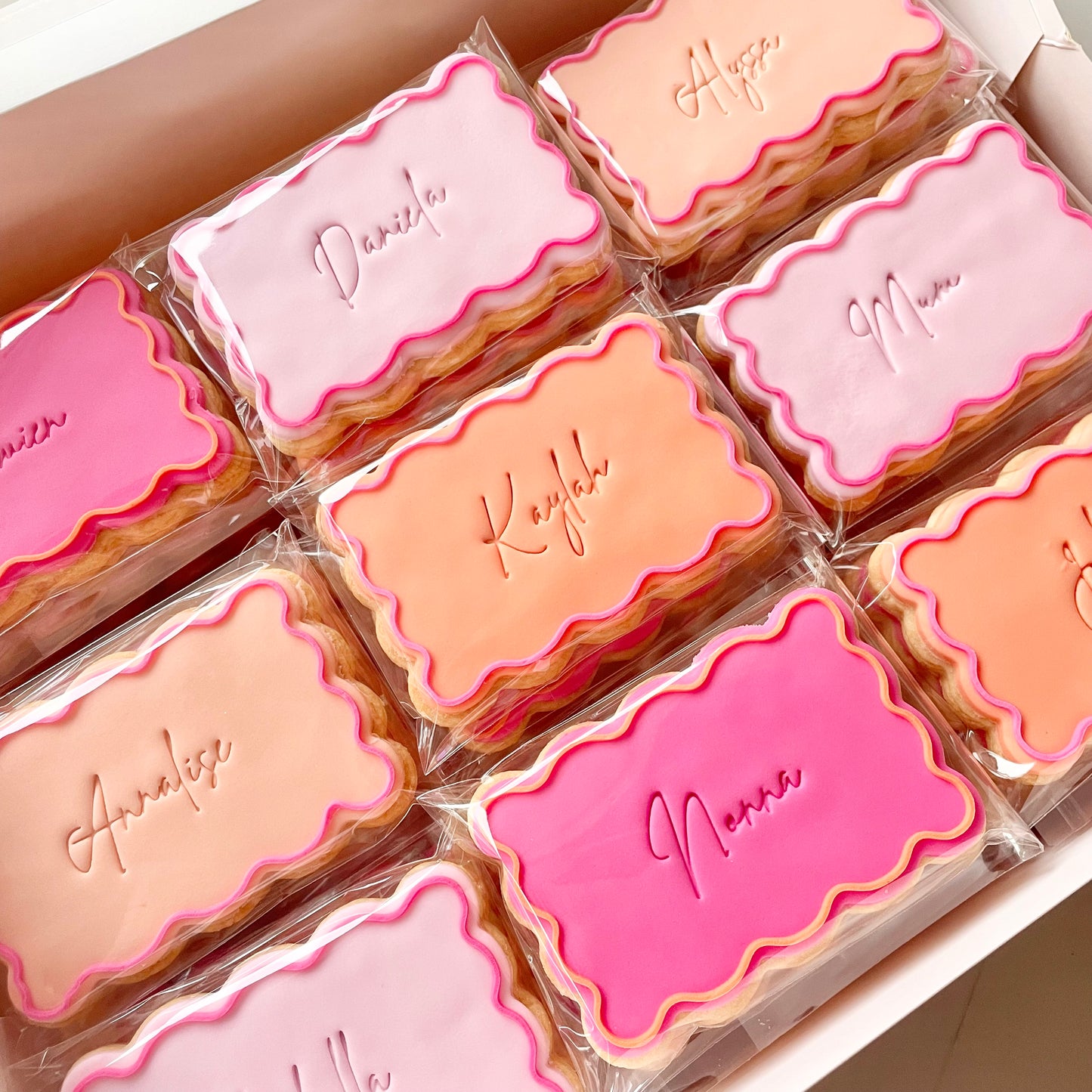 Waved Rectangle Place Card Cookies
